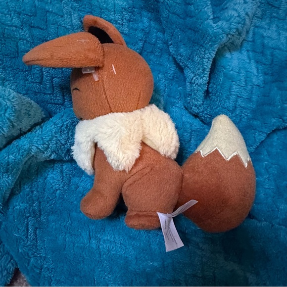 POKEMON Eevee plush! - Picture 3 of 6